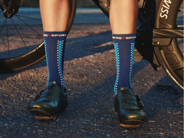 Meia de Compressão para Bike V4.0 (cano médio) - NOVEMBRO AZUL