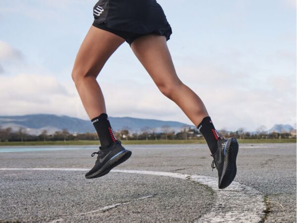 Meia de Compressão para Corrida V4.0 (cano médio)