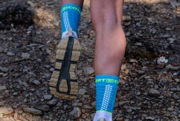 Ultra Trail Socks V2.0 - Meia de Compressão para trilha (Cano Médio)