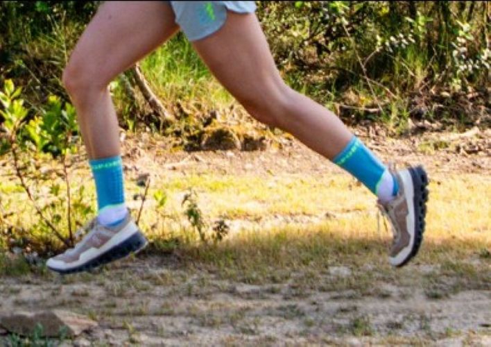 Ultra Trail Socks V2.0 - Meia de Compressão para trilha (Cano Médio) - Image 4